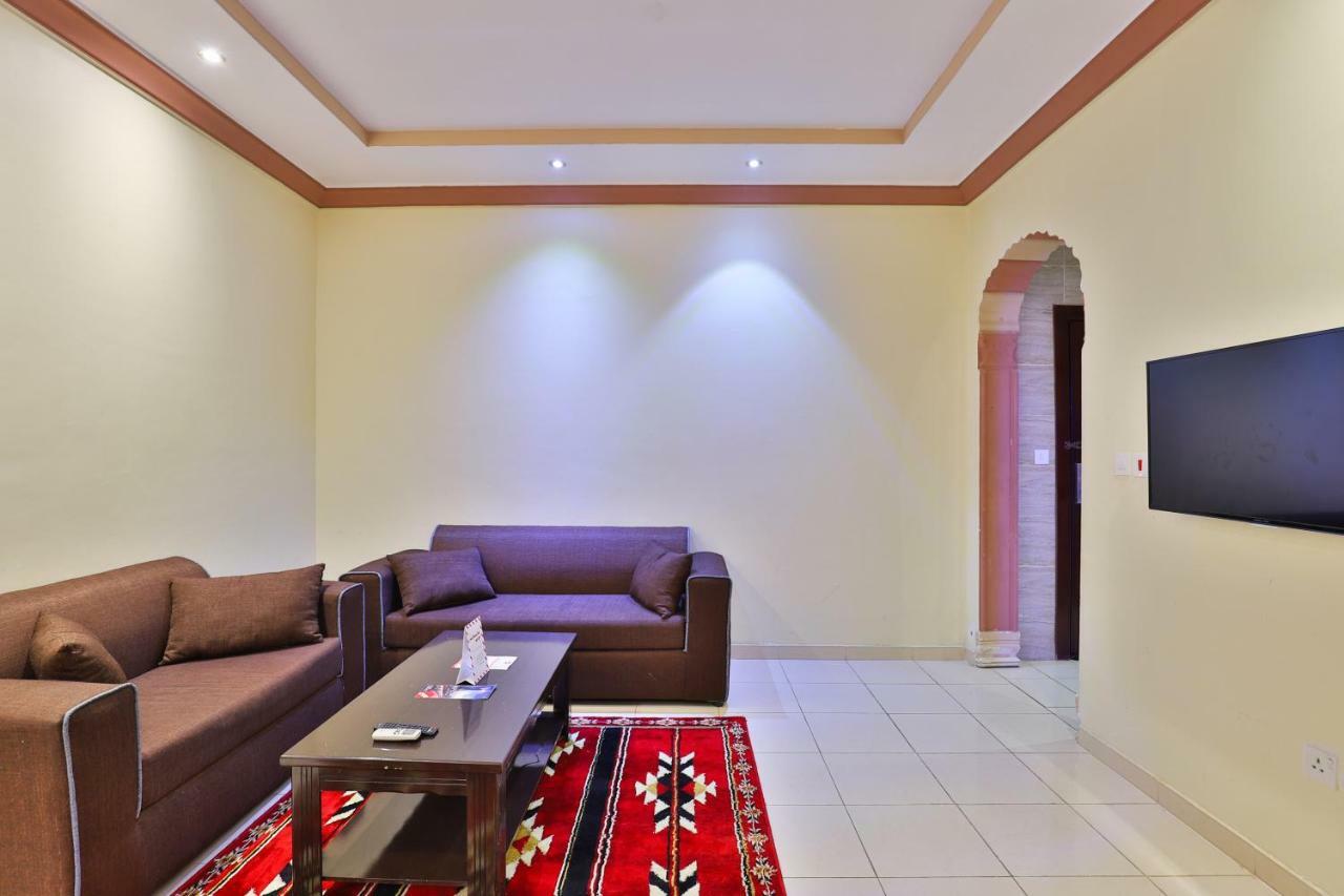 Oyo 273 Star Yanbu Hotel Suites Екстериор снимка