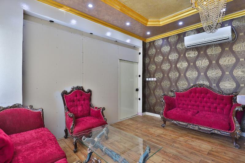 Oyo 273 Star Yanbu Hotel Suites Екстериор снимка